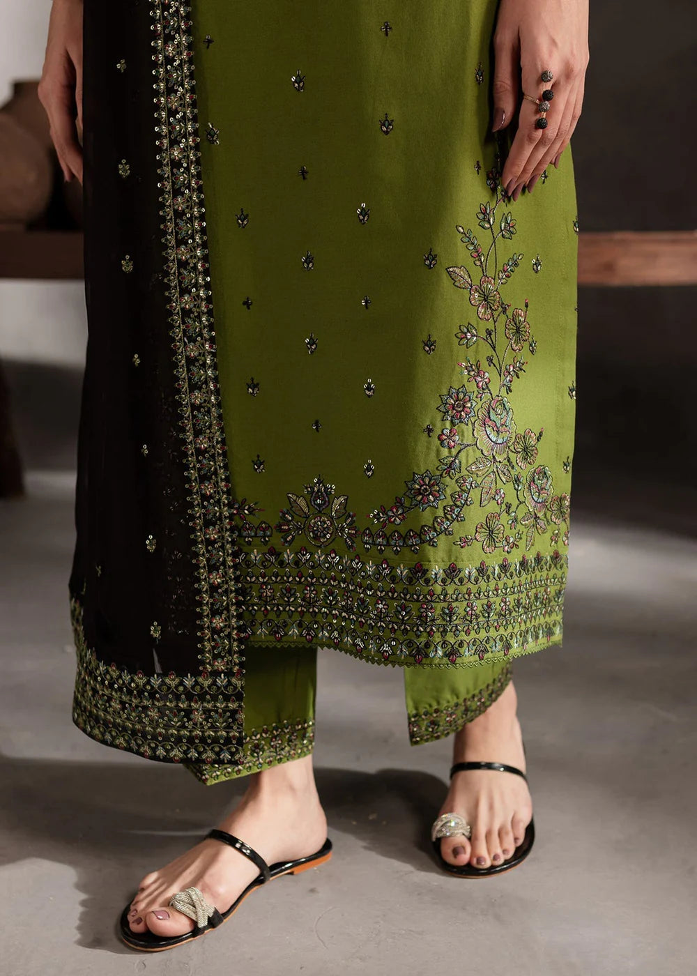 Ella (Embroided 3 PCs)