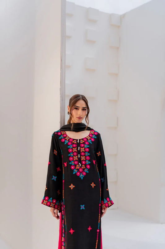 Nyra Embroided Long Length 3 PCs