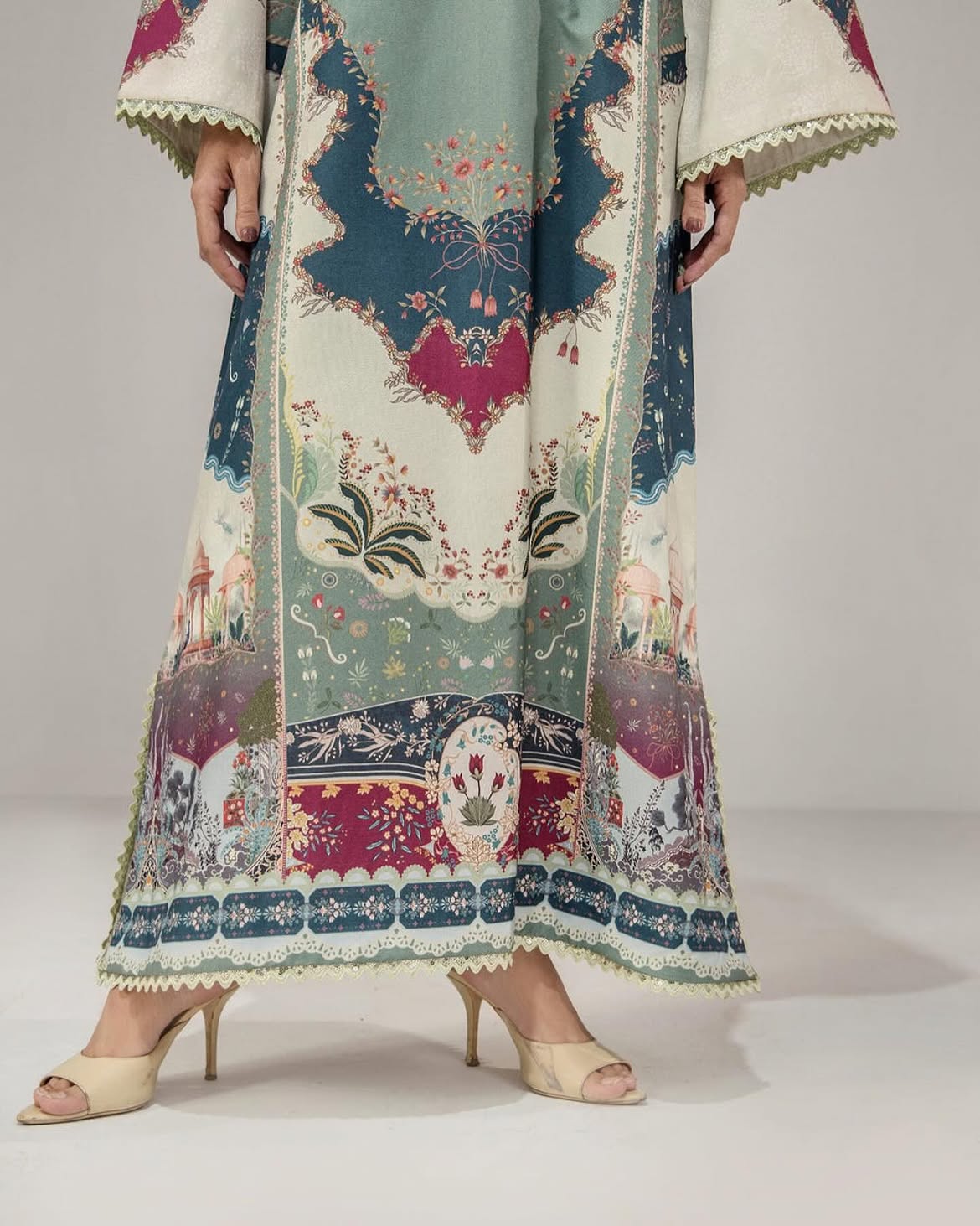 Zyra Silk Printed Kaftaan 2 PCs
