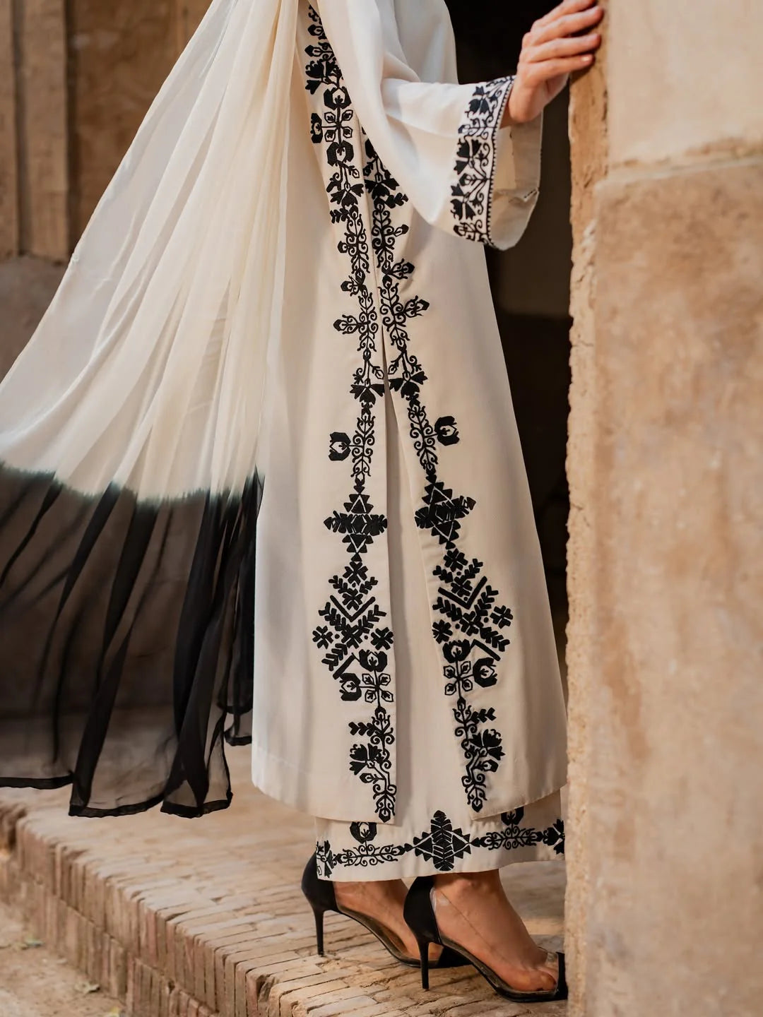 Celo (Stitched 3 Pcs)