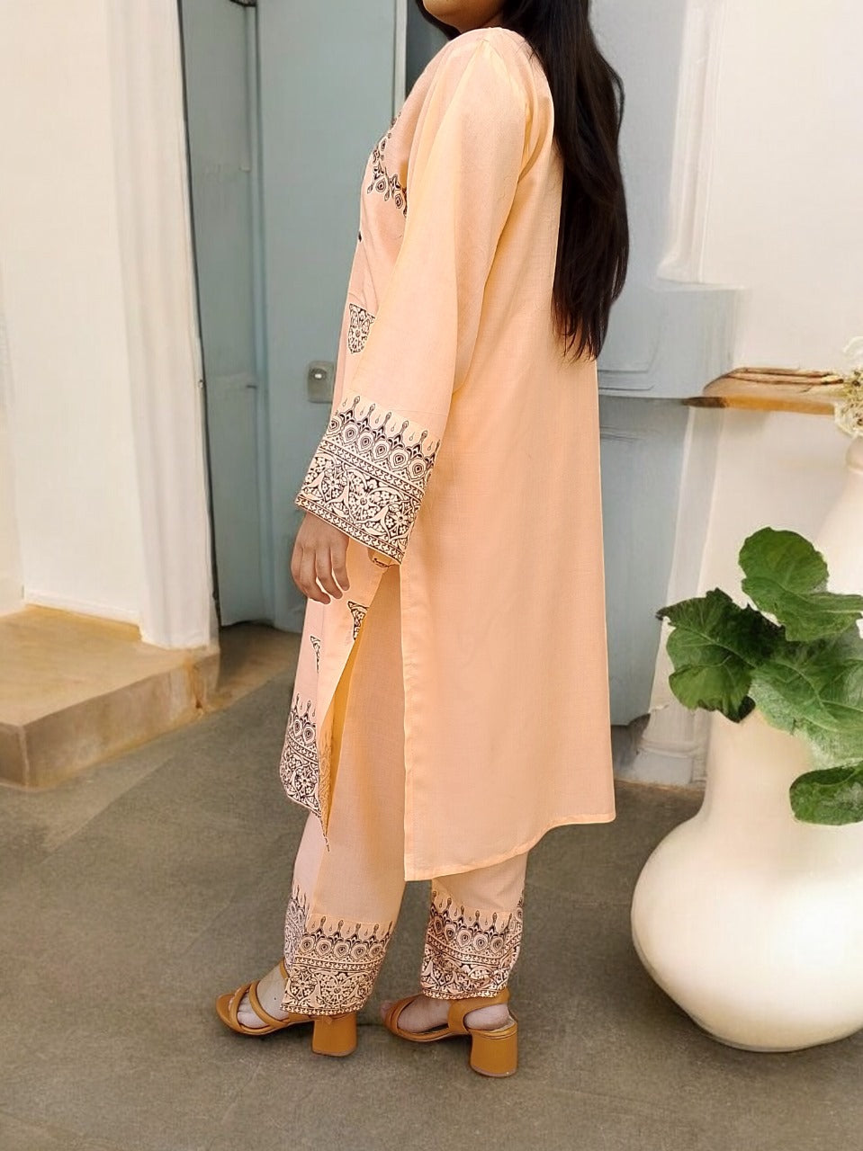 Zarwish Hand Work (Stitched 2 Pcs)