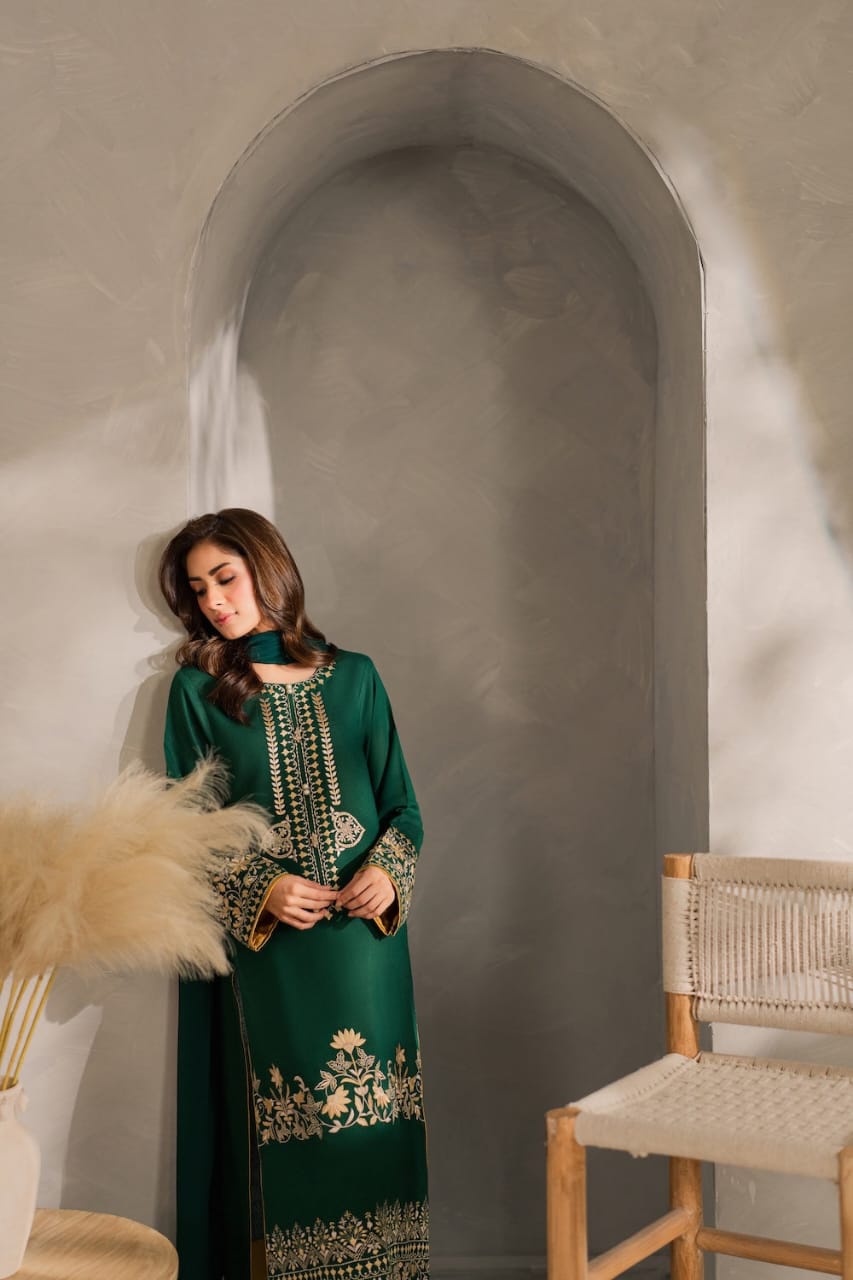 Bella Green LONG LENGHT ( Embroided 3 PCs)
